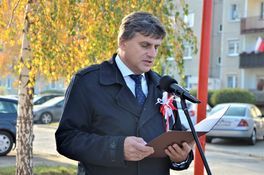 burmistrz Leszek Michalak podczas przemówienia