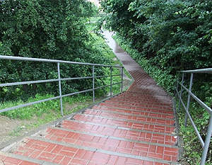 MODERNIZACJA SCHODÓW NA DOJŚCIU DO PRZEDSZKOLA NA OS. LOTNISKO