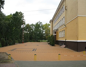 Budowa placu apelowego w Zespole Szkół Ogólnokształcących.