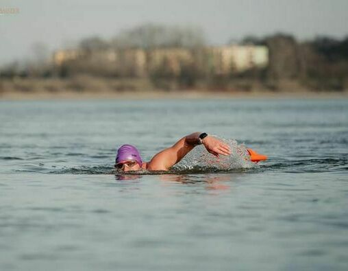 Piotr Świtaj Zimowy Pływak podczas Vistola Winter Challeng Stop utonięciom 2023