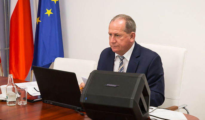 zdjęcie przedstawia Przewodniczącego Rady Gminy Niemce