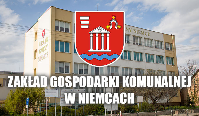 Herb gminy i napis Zakład Gospodarki Komunalnej w Niemcach na tle budynku urzędu gminy