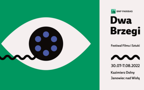 Logo Festiwalu Filmu i Sztuki Dwa Brzegi- Na zielonym tle grafika oka ze źrenicą z rolki filmowej
