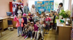 Uśmiechnięte buzie przedszkolaków w Bibliotece w Niemcach
