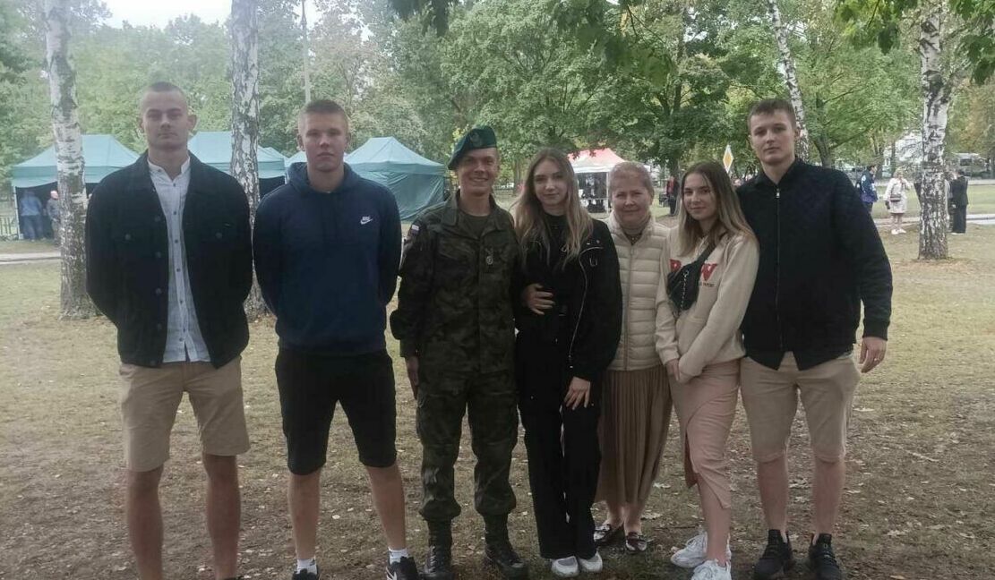 podczas uroczystości szkołę „u Kickiego” reprezentowali: Wanda Nowak (wychowawczyni), Oliwia Hapon, Weronika Ciołecka, Dominik Niedziela, Marek Paniak i Kacper Dudek