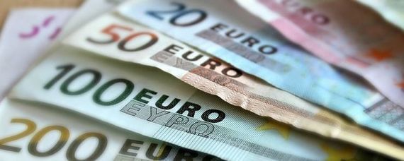 Informacja dla stowarzyszeń i fundacji dot. płatności o wartości równej lub przekraczającej 10 tys. euro 