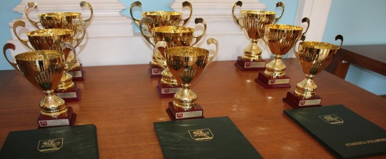 Sportowe nagrody Starosty Puławskiego za 2015 r. wręczone