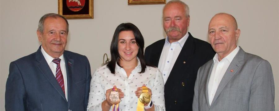 Brązowa medalistka Malwina Kopron z wizytą u Starosty Puławskiego