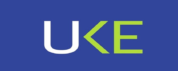 Urząd Komunikacji Elektronicznej na granatowym tle