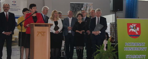 Otwarcie Targów Pracy i Edukacji, przemawia starosta Danuta Smaga