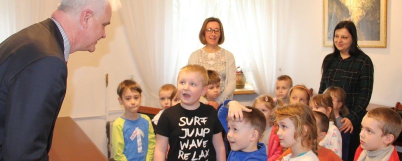 Przedszkolaki u wicestarosty