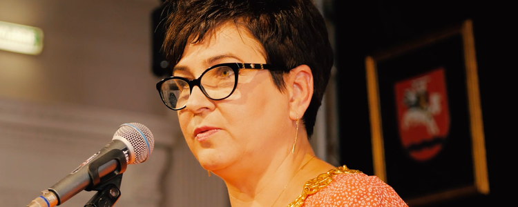 Starosta Danuta Smaga w trakcie przemówienia