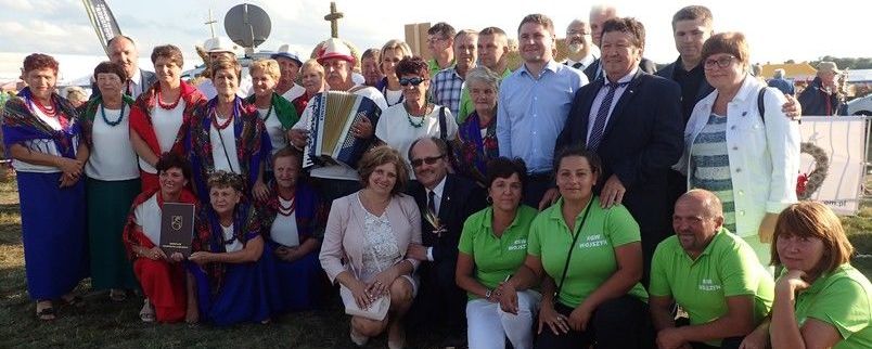 Wielki sukces delegacji wieńcowych z powiatu puławskiego na Dożynkach Wojewódzkich Radawiec 2019