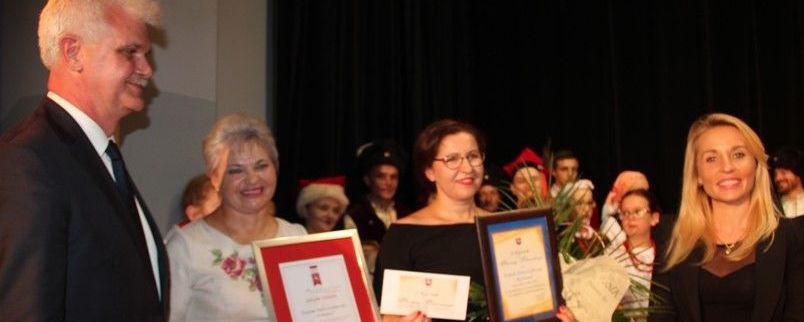 Zespół "Bystrzacy" z Wąwolnicy uhonorowany Doroczną nagrodą Starosty Puławskiego w dziedzinie kultury