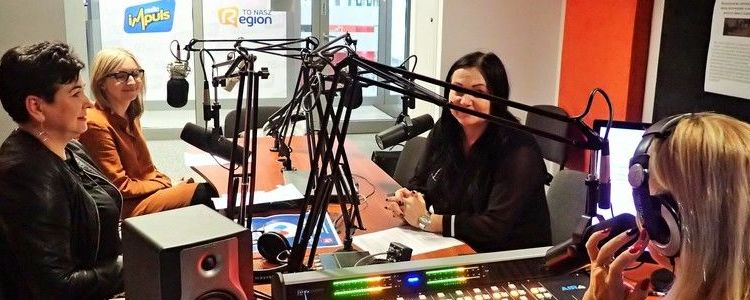 Starosta na nagraniu radiowym z przewodniczącą rady miasta i przedstawicielką Grupy Azoty