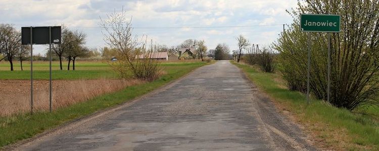 Fragment drogi powiatowej z Janowca do Ławeczka Starego