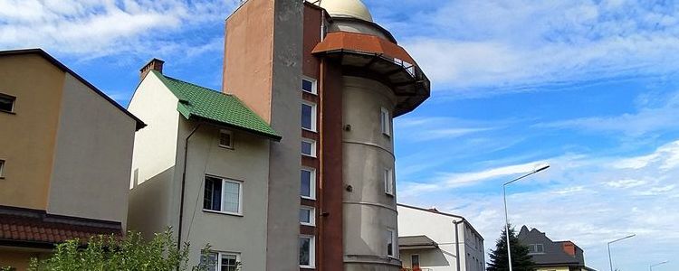 Budynek obserwatorium astronomicznego w Puławach