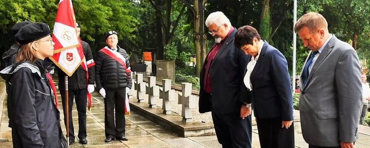 82. rocznica wybuchu II wojny światowej - hołd oddaje zarząd powiatu puławskiego