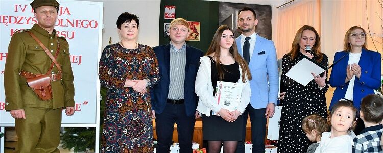 Kadr z gali finałowej Konkursu Wiedzy Historycznej w SP w Borowej