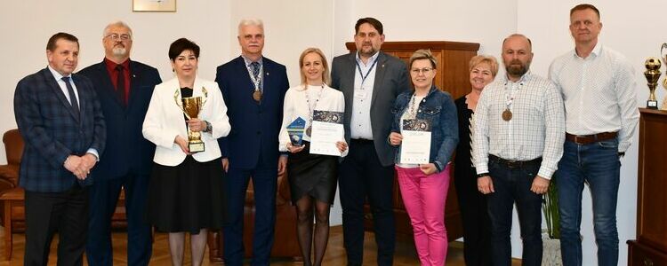 Siatkarze u starosty puławskiego