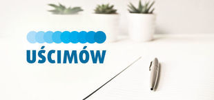 Logo Uścimów na tle kwiatów