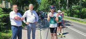 Organizatorzy i uczestnicy biegu