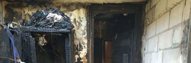 Zdjęcie środka spalonego domu