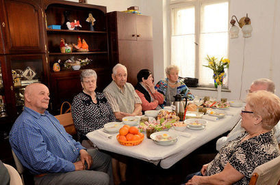 Przy wielkanocnym stole z emerytami