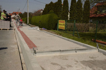 Trwa budowa chodników