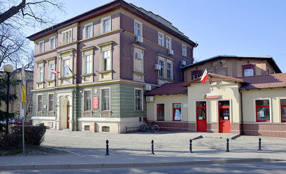 Budynek Urzędu Miejskiego w Żarowie.