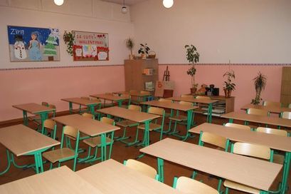 Pusta klasa w szkole