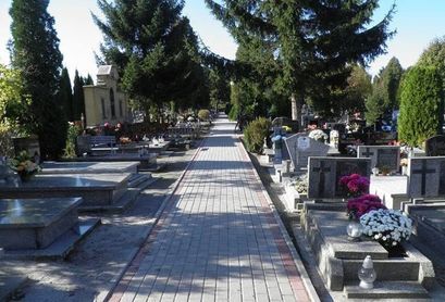 Nie ma zakazu wstępu na cmentarze