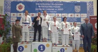 Podium zawodników podczas Mistrzostw Polski Juniorów i Juniorek Judo