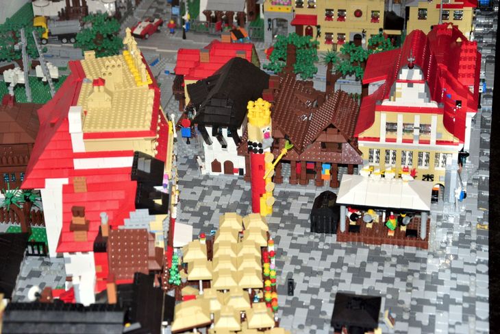 Makieta kazimierskiego Rynku wykonana z klocków Lego