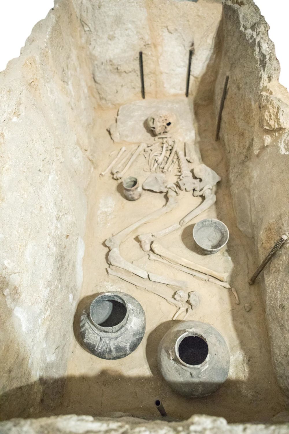 Globular Amphora tomb, c. 2500 to 2000 BC