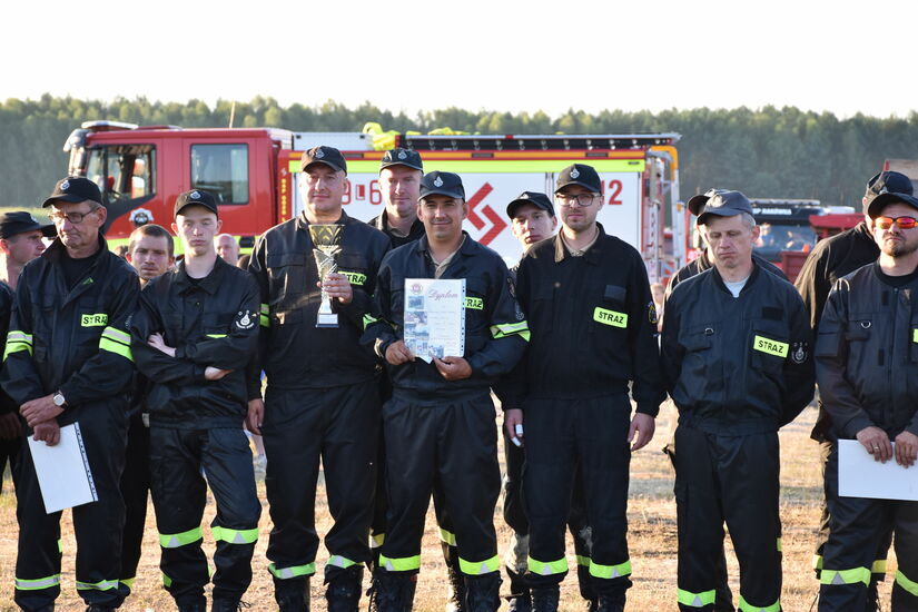 Strażacy OSP z dyplomami