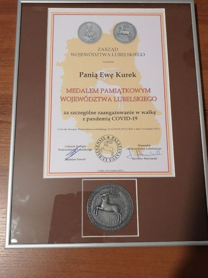 medal pamiątkowy dla pani Ewy Kurek