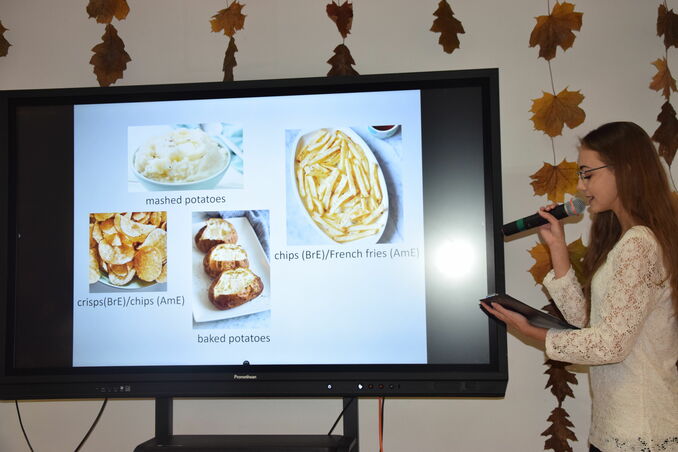 uczniowie przygotowali specjalną prezentację o ziemniakach, ich właściwościach i potrawach, jakie można z nich wykonać
