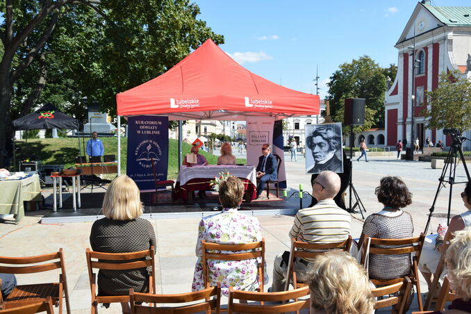 akcja narodowe czytanie na placu litewskim