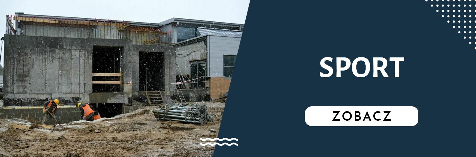Zdjęcie przedstawia budowę budynku z nieukończoną konstrukcją i pracownikami na terenie budowy przy złej pogodzie. Obok zdjęcia widnieje napis 'SPORT' i przycisk 'ZOBACZ'.