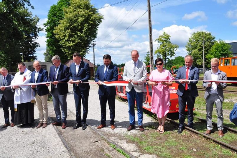 Otwarcie sezonu Nadwiślańskiej Kolejki Wąskotorowej. Przecięcie wstęgi