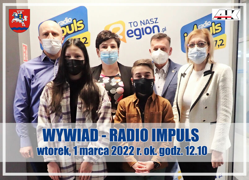 Ludzie na ściance radiowej