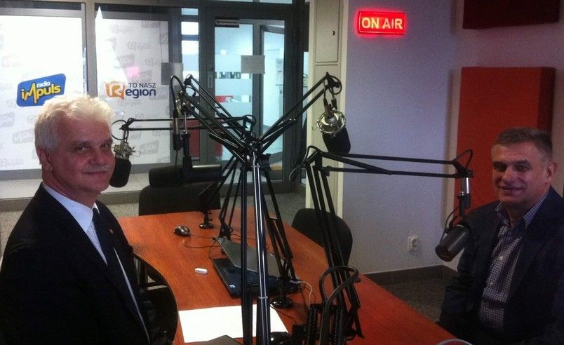 Wicestarosta Leszek Gorgol z wiceprezesem LOT Wiesławem Czerniecem w Radio Impuls
